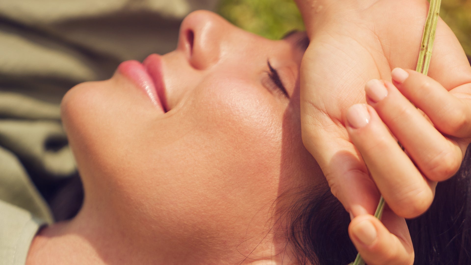 UNWIND WITH AROMATHERAPY