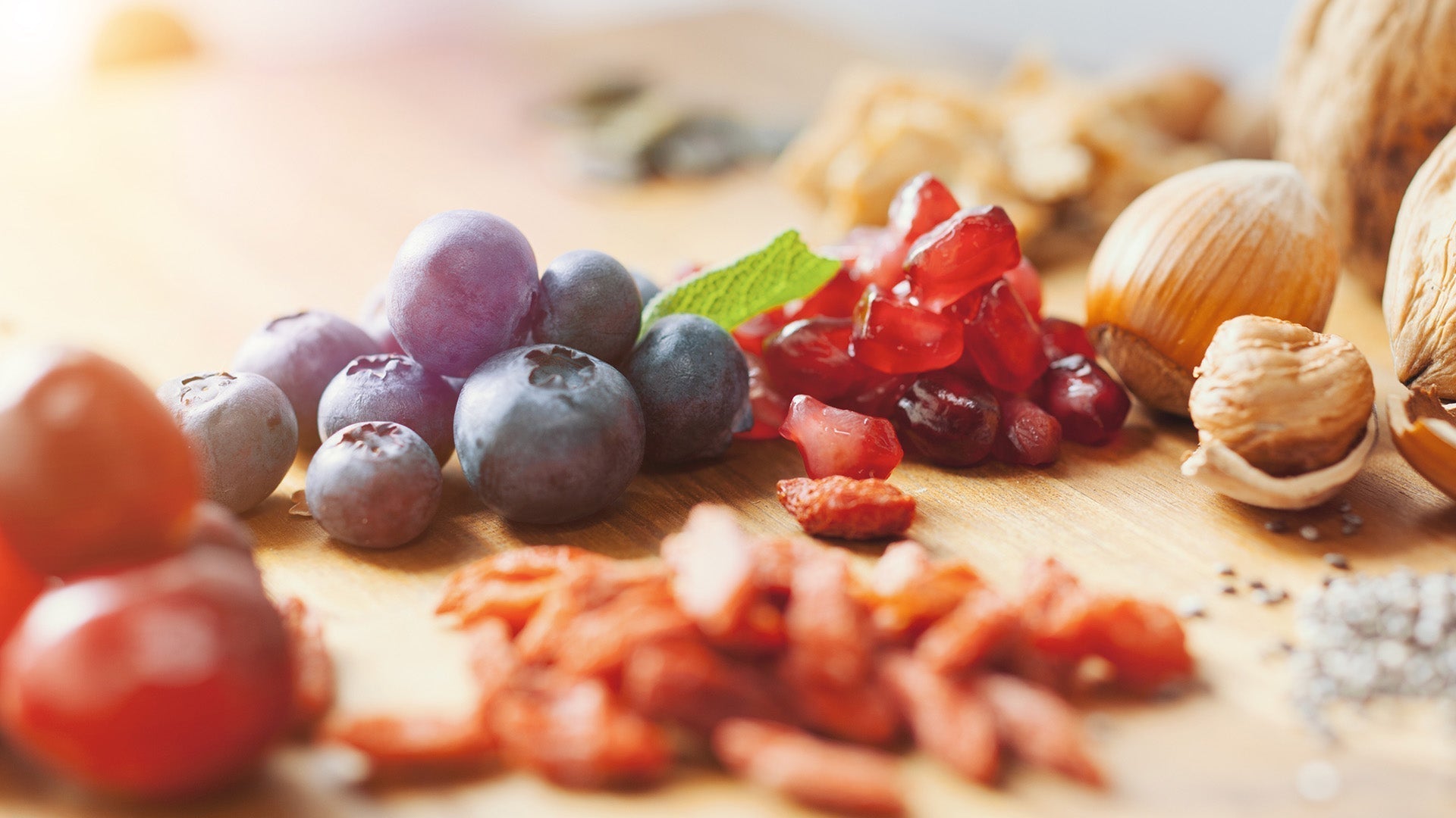 10 SUPERFOODS FOR YOUR HAIR, SKIN AND NAILS