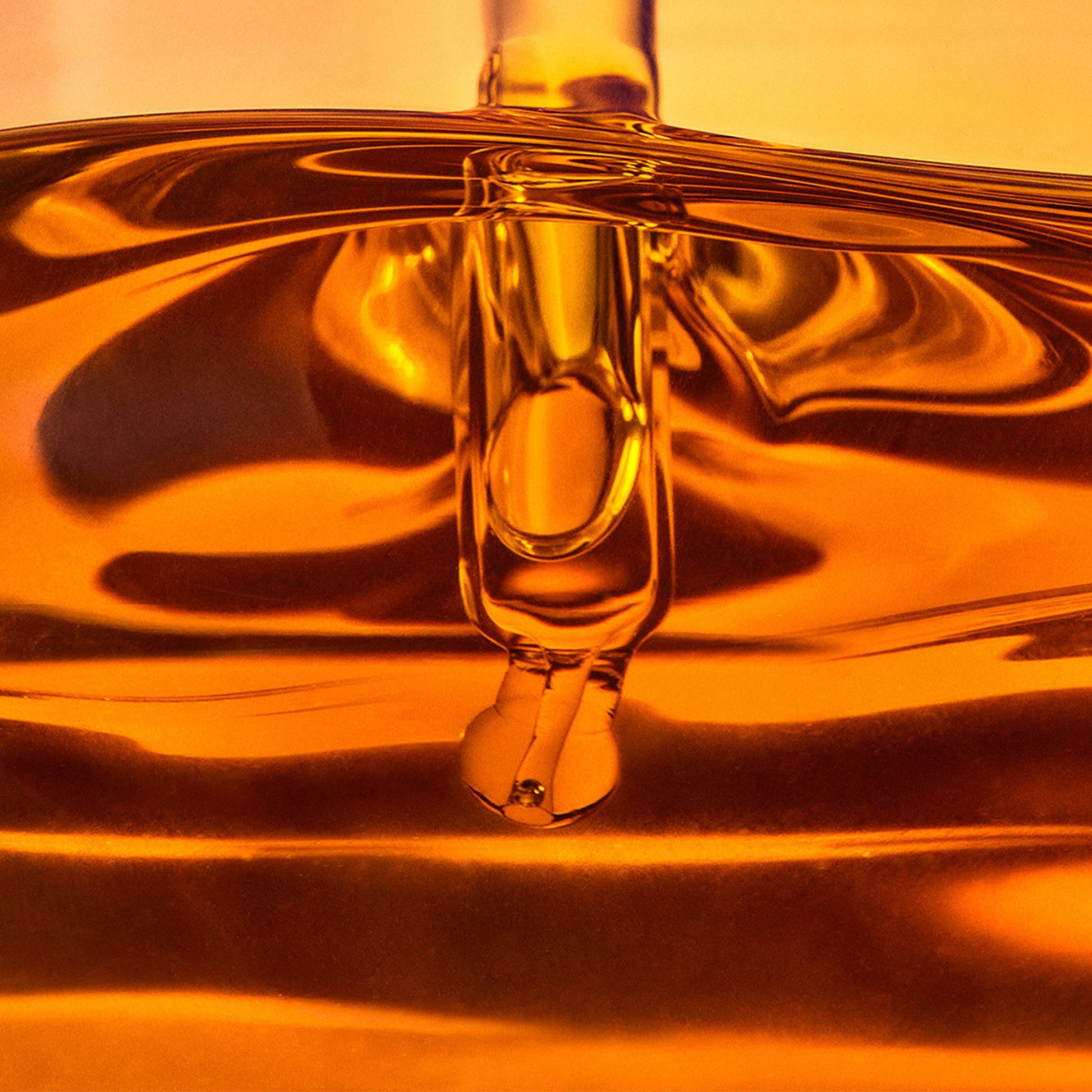 Calendula Face Oil Texture Shotjpg