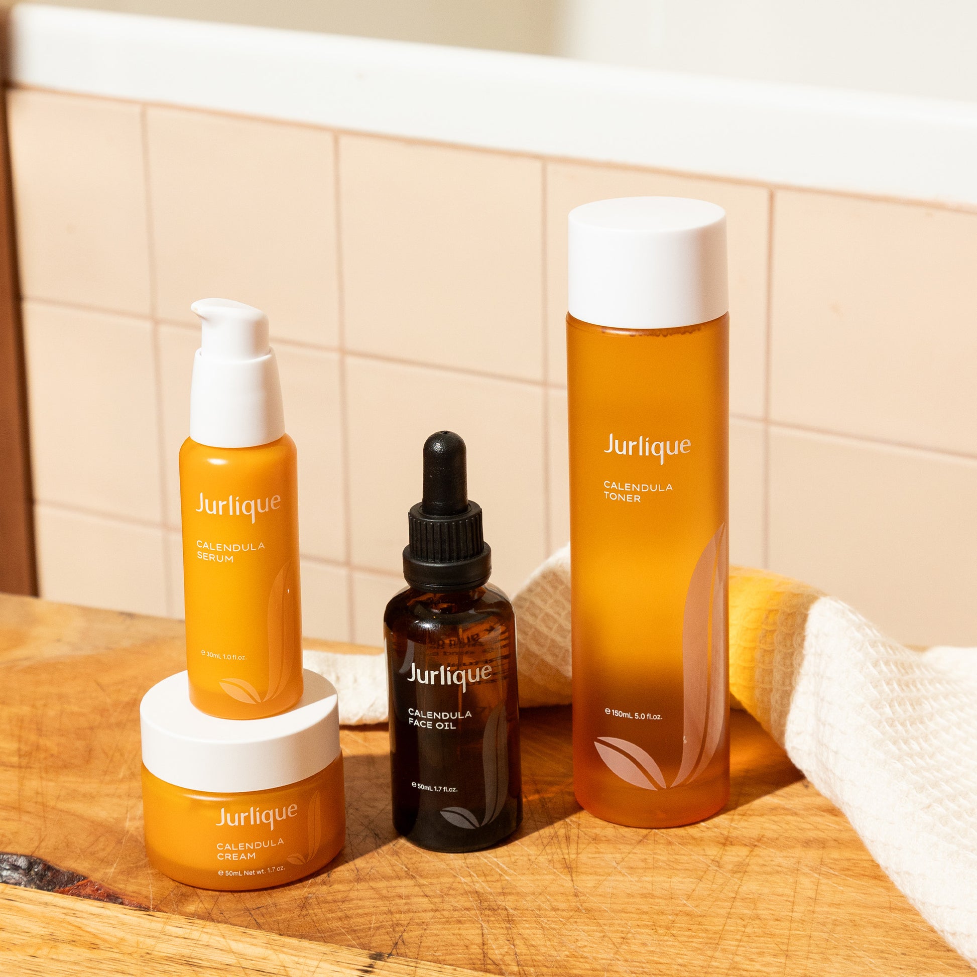 Calendula25_PDP Images_Serum 6jpg