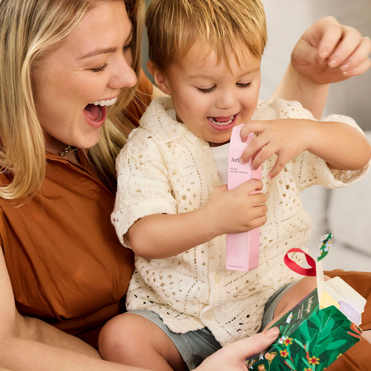 Xmas25_PDP_HAND CARE HEROES_3