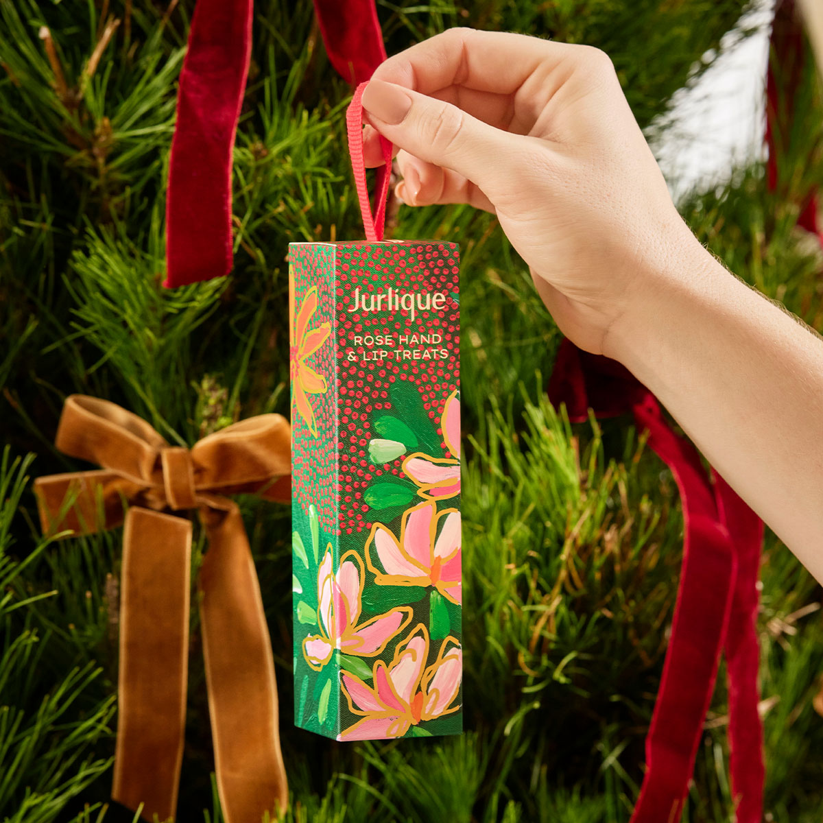 Xmas25_PDP_ROSE HAND  LIP TREATS_3